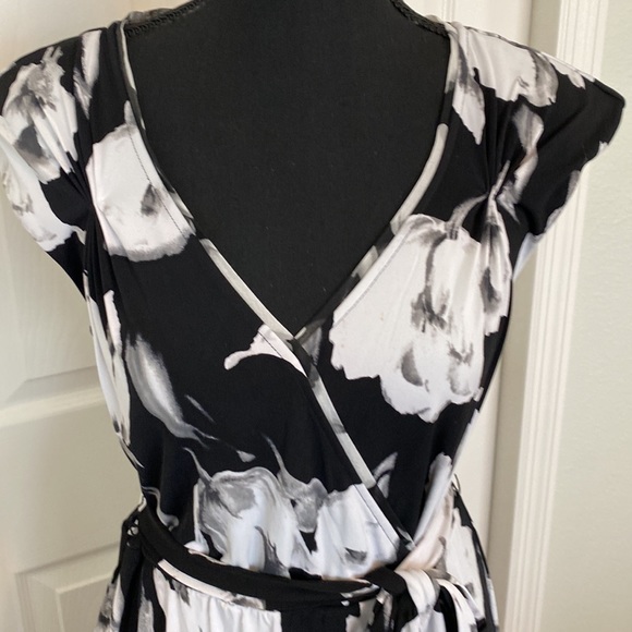 WHBM DRESS - Picture 2 of 10